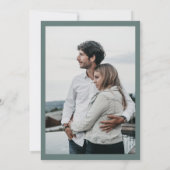 緑のユーカリフローライニシャル結婚写真 招待状 (裏面)