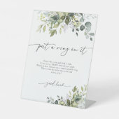 緑のユーカリフローラサインにリングや輪を置く 台座サイン (正面)