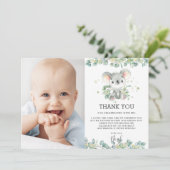 緑のユーカリプタスコアラ1歳誕生日の少年写真 サンキューカード (スタンド正面)