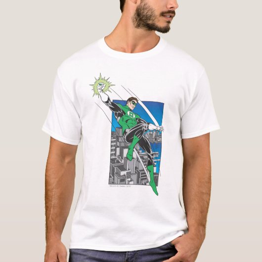 緑のランタンと街の背景 Tシャツ (正面)