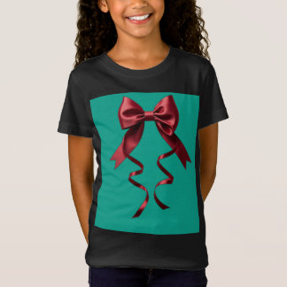 緑のリボンが付いた黒シャツ Tシャツ