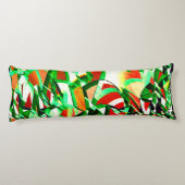 緑のリボン、オレンジ色の珊瑚の背景に小雨が降る ボディピロー (裏面)