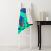 緑の三角形の切り出し、青い背景、粗い シェルパブランケット (インサイチュ)