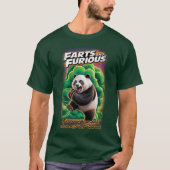 緑の上でおならをする楽しいパンダ Tシャツ (正面)
