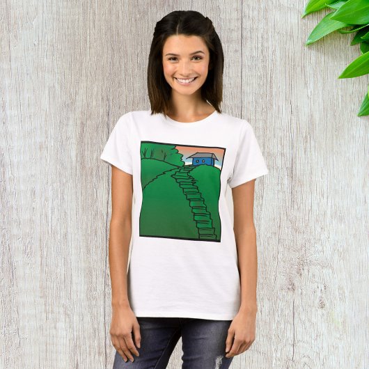 緑の丘の上の家 Tシャツ