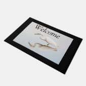 緑の丘の上の池 ドアマット (アングル)