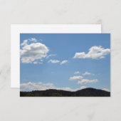 緑の丘、木、雲の風景 サンキューカード (正面/裏面)