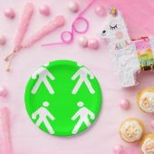 緑の中を歩く ペーパープレート (パーティー)