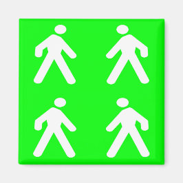 緑の中を歩く マグネット