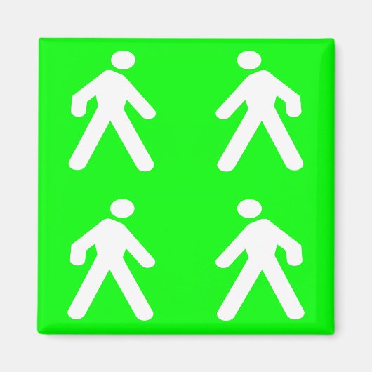 緑の中を歩く マグネット (正面)