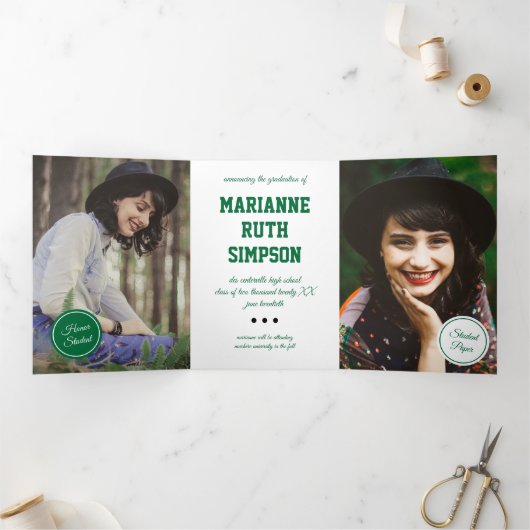 緑の円5写真の卒業 三つ折り招待状 (内部)