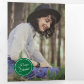 緑の円5写真の卒業 三つ折り招待状 (内部最初)