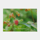 緑の写真の野生のイチゴと家族の名前 ドアマット (正面)