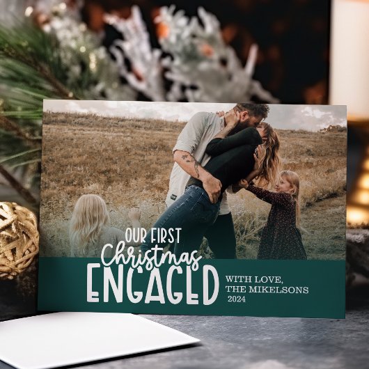 緑の写真初めてのクリスマス 婚約した シーズンカード