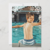 緑の冬のプールの誕生日パーティーの写真 招待状 (裏面)
