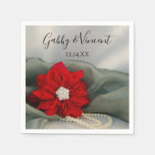 緑の冬の結婚式のポインセチアと真珠 スタンダードカクテルナプキン (正面)