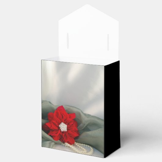 緑の冬の結婚式の赤いポインセチアそして真珠 フェイバーボックス (オープン)