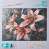 緑の切り離しがある美しいピンクのユリ 薄葉紙 (クラフト)