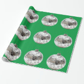 緑の包装紙に銀の飾り ラッピングペーパー (アンロールド)