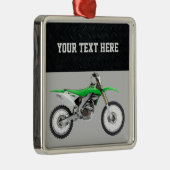 緑の土のバイクは男の子のクリスマスの男の子を遊ばします メタルオーナメント (右)