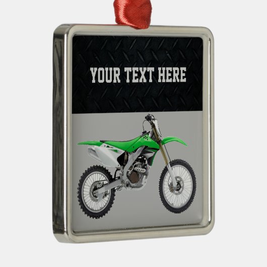 緑の土のバイクは男の子のクリスマスの男の子を遊ばします メタルオーナメント (右)