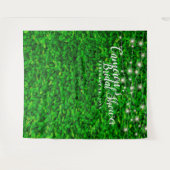 緑の壁のキラキラ光ブライダルシャワー背景 タペストリー (正面(横))