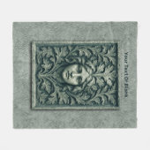 緑の女性 – 石 フリースブランケット (正面(横))