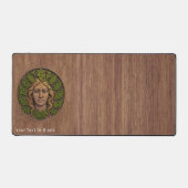 緑の女性 – Wood Desk Mat デスクマット (正面)
