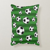 緑の子どもたちサッカーボールのパタストライプーン アクセントクッション (正面(垂直))