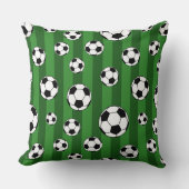 緑の子どもたちサッカーボールのパタストライプーン クッション (正面)