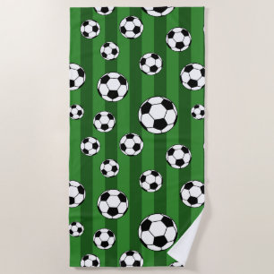 緑の子どもたちサッカーボールのパタストライプーン ビーチタオル