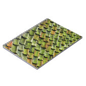 緑の屋根板のクローズアップ写真 ノートブック (左側)