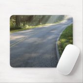 緑の川沿いの霧の中の日の出 マウスパッド (マウス)
