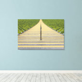 緑の席の列の間のスタジアム階段 キャンバスプリント (インサイチュ (ウッドフロア))