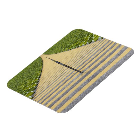 緑の席の列の間のスタジアム階段 マグネット (左側)