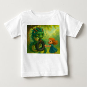 緑の幼いアジアのドラゴンと子犬のような目をしたファンタジー ベビーTシャツ