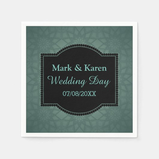 緑の幾何学的パターカスタムン文字結婚の スタンダードカクテルナプキン (正面)