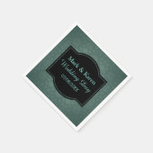 緑の幾何学的パターカスタムン文字結婚の スタンダードカクテルナプキン (角)