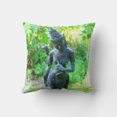 緑の庭園像の枕 クッション (裏面)