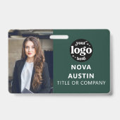 緑の従業員写真付きIDカード QRコード付 業務用ロゴ バッジ (正面)