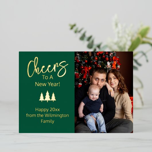 緑の応援から新年の家族の写真へ 箔シーズンカード (立ち正面)