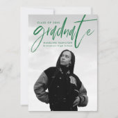 緑の手書きブラシスクリプト4写真の卒業 案内状 (正面)