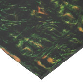 緑の打ちガラスの下の木の樹皮 テーブルクロス (アングル)