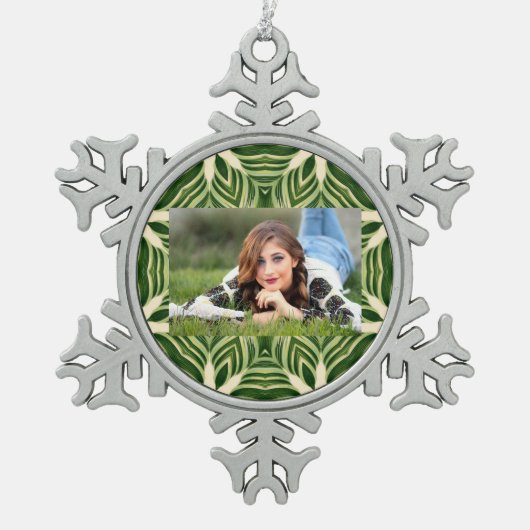 緑の抽象芸術植物性のトロピカルパ葉メ スノーフレークピューターオーナメント (正面)