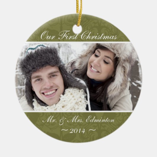 緑の新婚者の初めてのクリスマスのオーナメント セラミックオーナメント (正面)