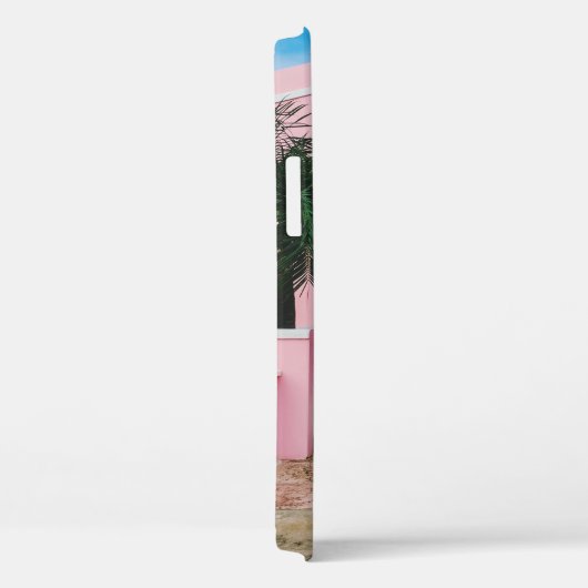 緑の木と縁の近くにあるピンクと白のコンクリートの家 Case-Mate iPhoneケース (裏面 / 右)