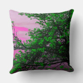緑の木及びピンクの空の投球のクッション クッション (裏面)