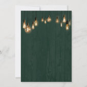 緑の木製の壁とエジソンライトブライダルシャワー 招待状 (裏面)