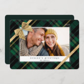 緑の格子縞の贈包まれたり物と金ゴールドの弓現在の写真 シーズンカード (正面/裏面)