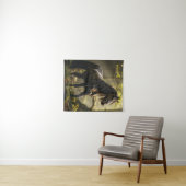 緑の森に濡れた黒い巻き毛の馬が立つ タペストリー (インサイチュ(横))